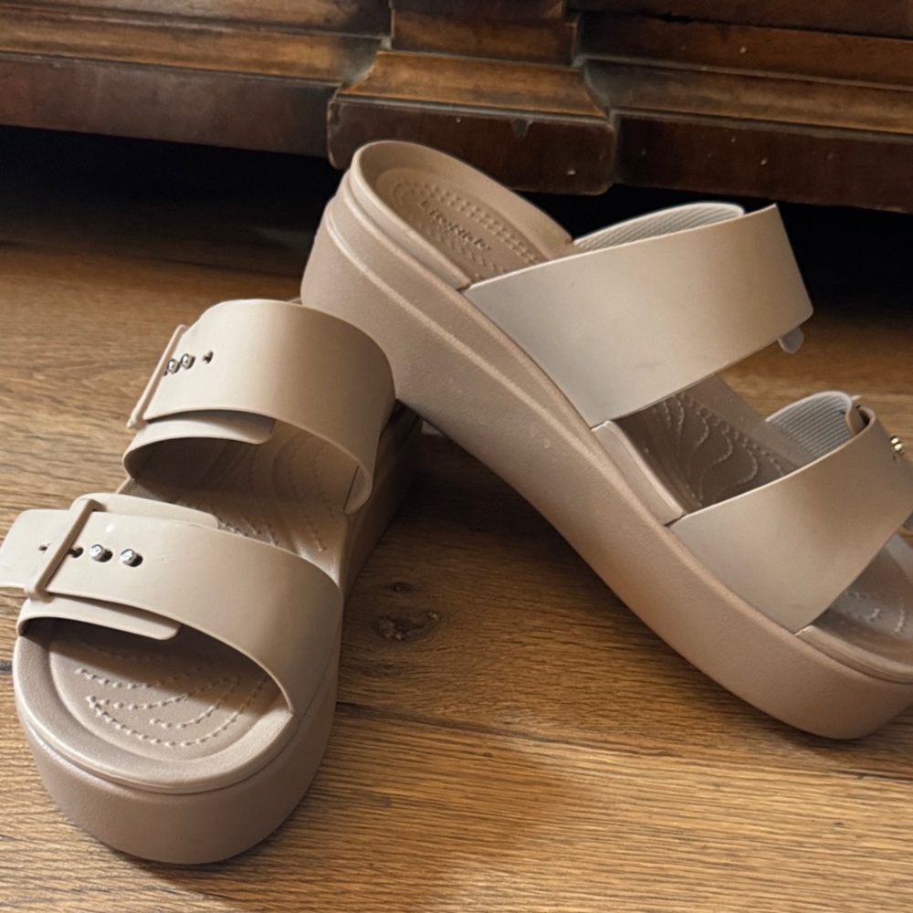 Crocs Dylan Wedge Platform Sandal